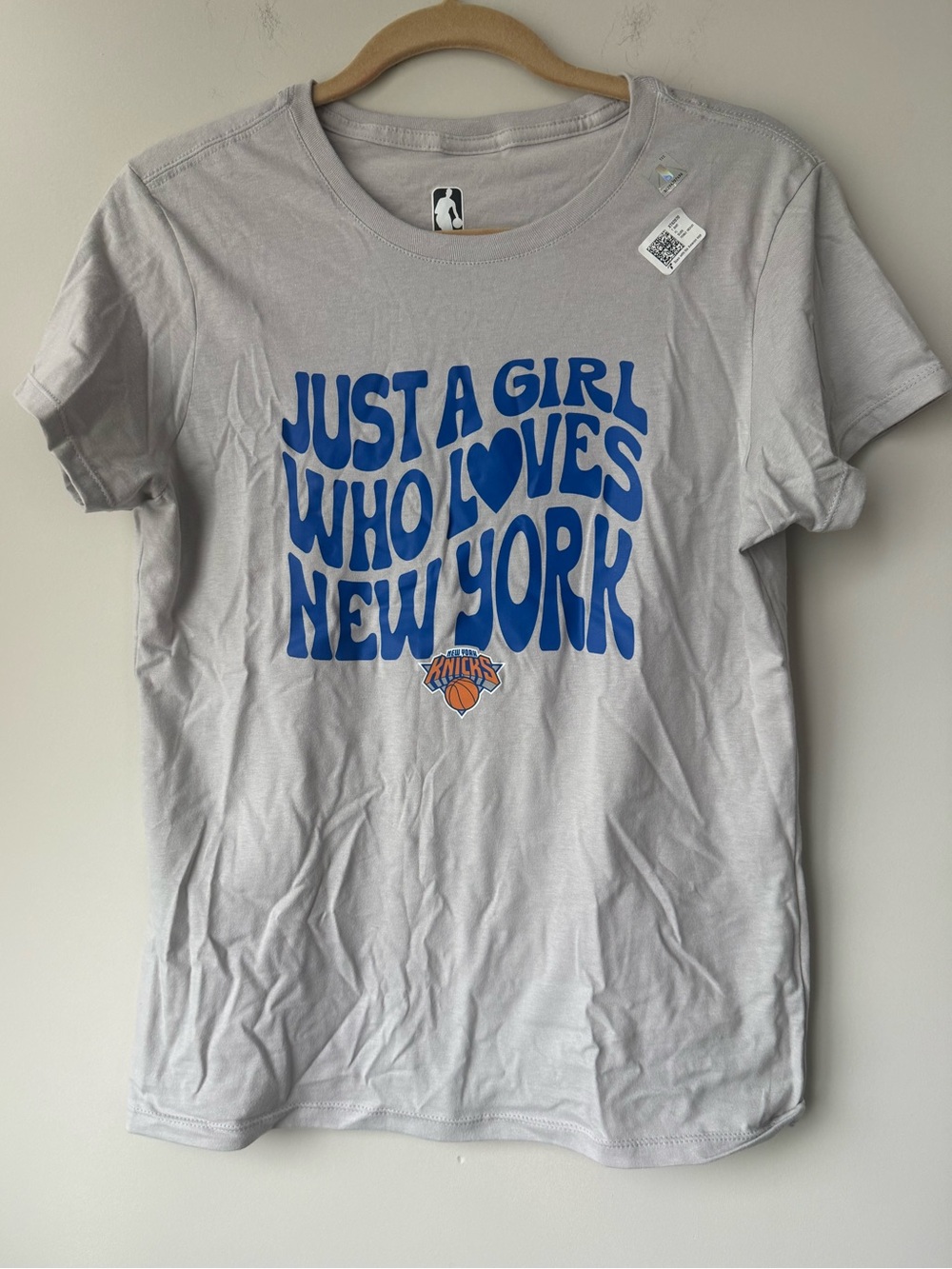 Women’s NY Knicks t-shirt “Just a Girl Who Loves New York” - Size M